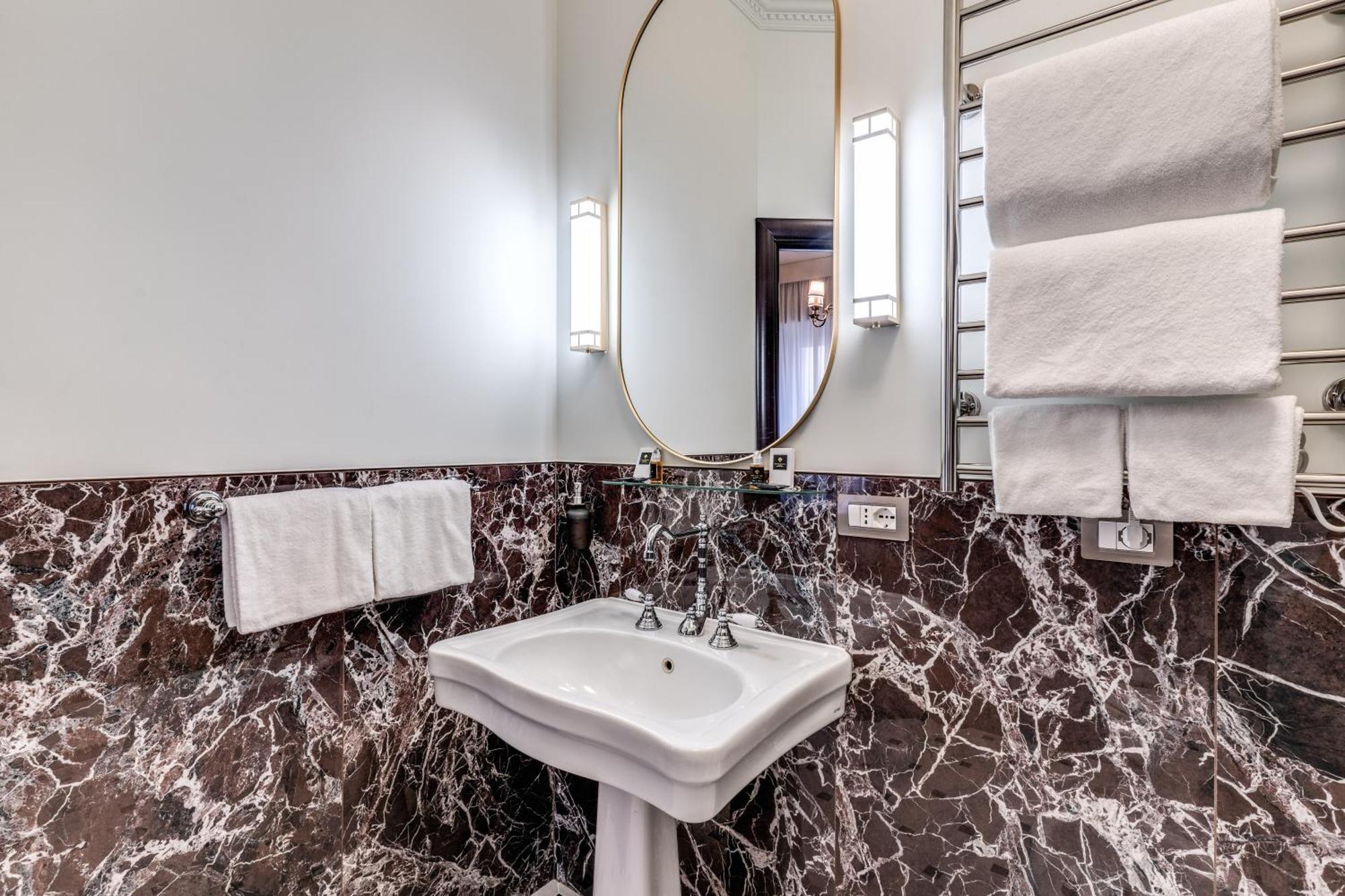 Telier Tomacelli — Foto 1